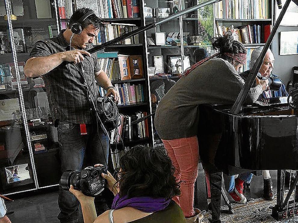 Un momento del rodaje del documental 'El hombre y la música', dirigido por Laura Sipán.
