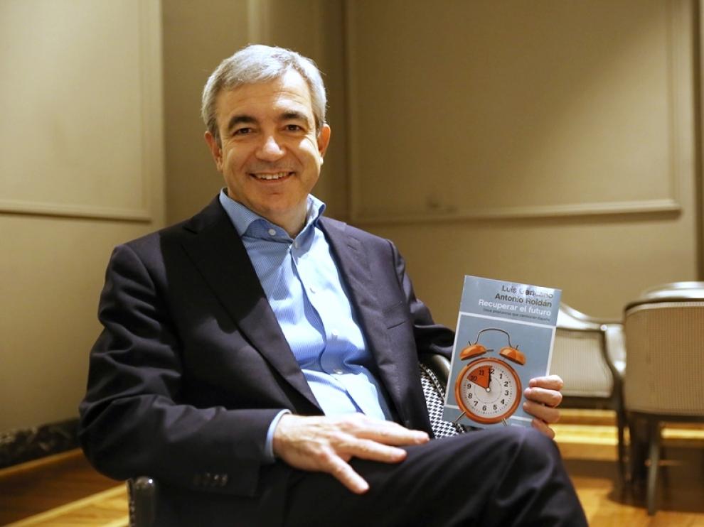 Luis Garicano durante la presentación de un libro en Zaragoza.