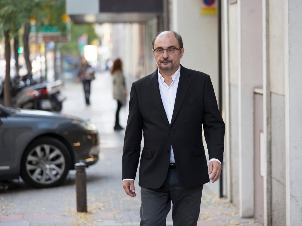 Lambán acudió ayer a una reunión del PSOE en Madrid para abordar la situación de Cataluña.