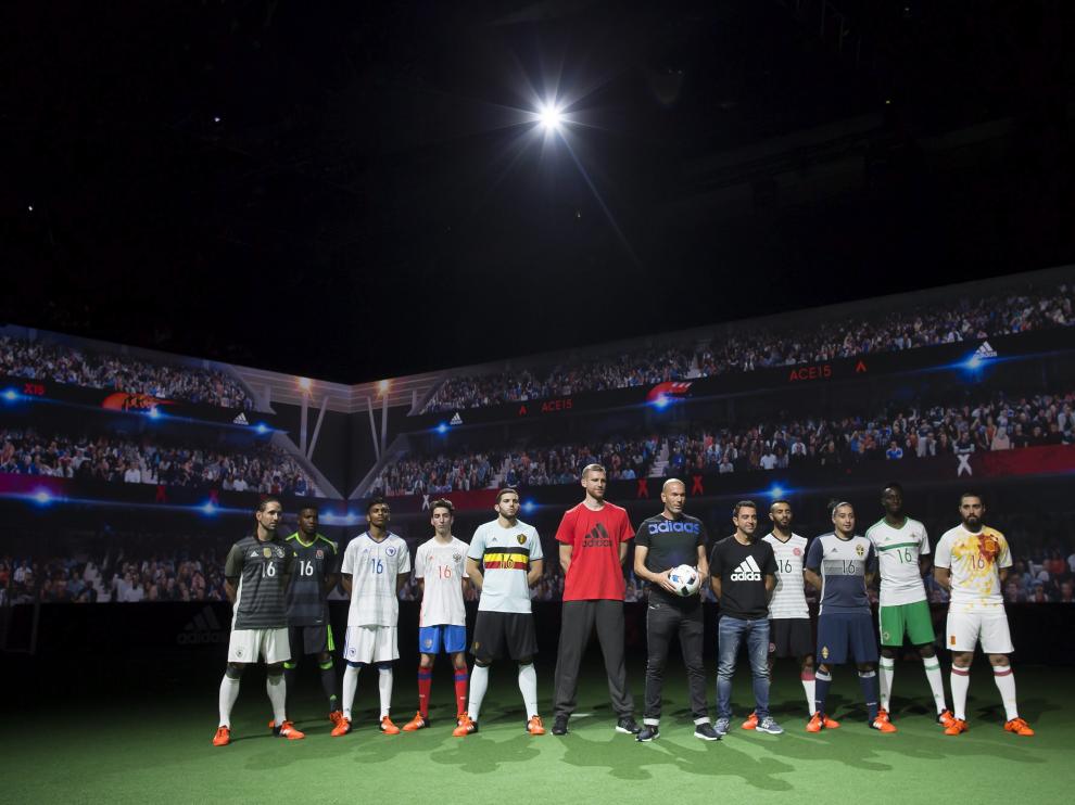 ZIDANE DESVELA CÓMO SERÁ EL BALÓN DE LA EUROCOPA 2016