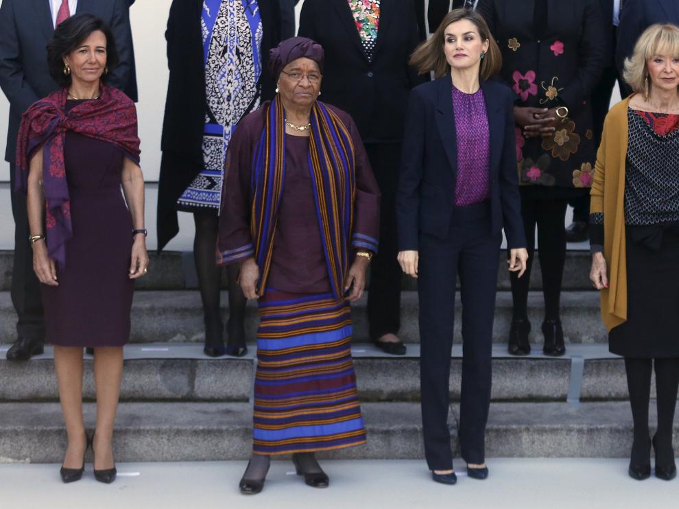 La Reina, junto a Ana Botín, la presidenta de Libera y Teresa Fernández de la Vega