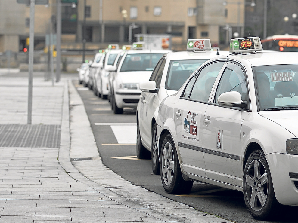 Los taxistas de Zaragoza apoyan las matrículas azules