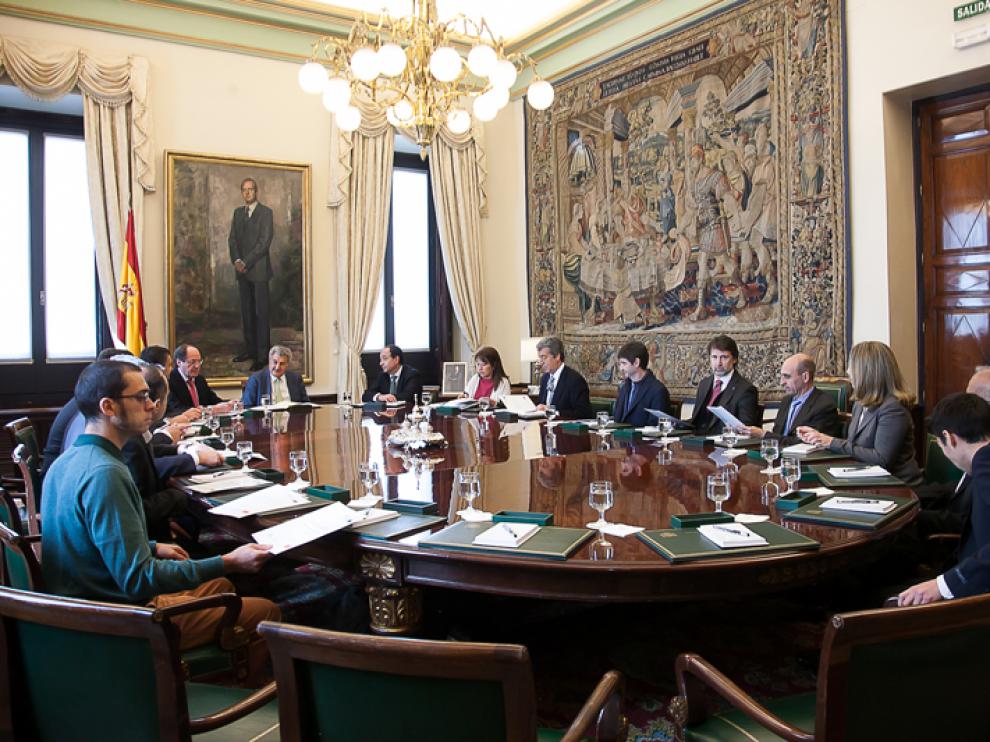 El presidente del Congreso, Jesús Posada, ha recibido este martes en la Cámara Baja a miembros fundadores y de entidades involucradas en la creación de la Agrupación Europea de Cooperación Territorial.