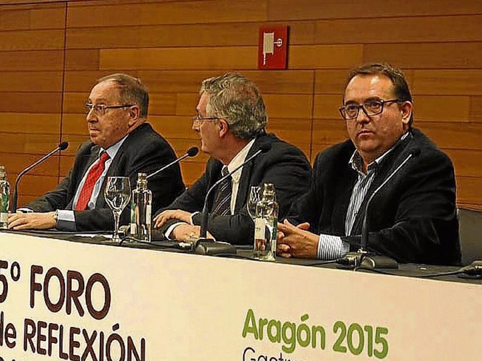 José Luis Bonet, Joaquín Olona y José Luis Yzuel, en la clausura del Foro.