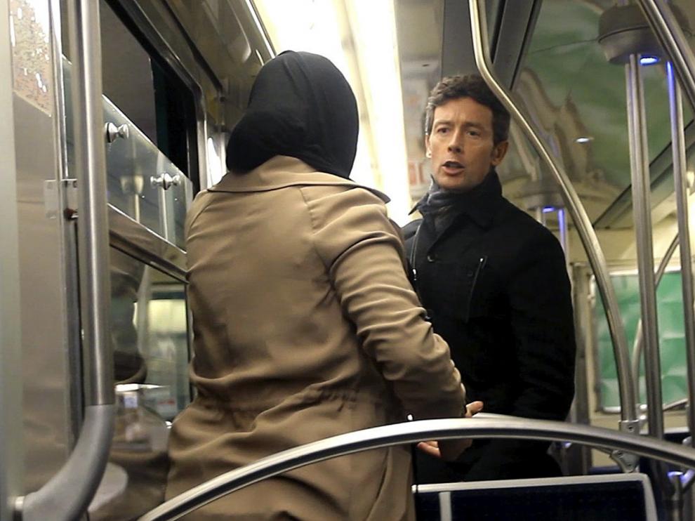 Discusión en el metro.