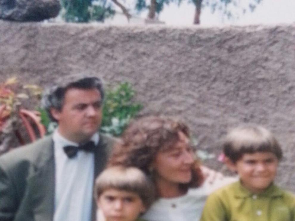 José Luis Casaus y Elena Lupiáñez, con sus hijos Yuri y Boris.