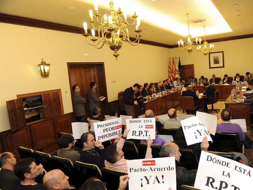 El pleno de la Diputación Provincial de 25 de Febrero de 2011 fue escenario de una protesta laboral.