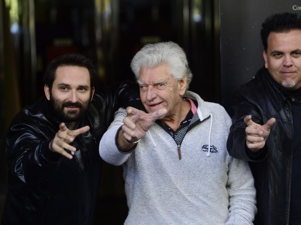 David Prowse, en el centro, junto a los directores del documental