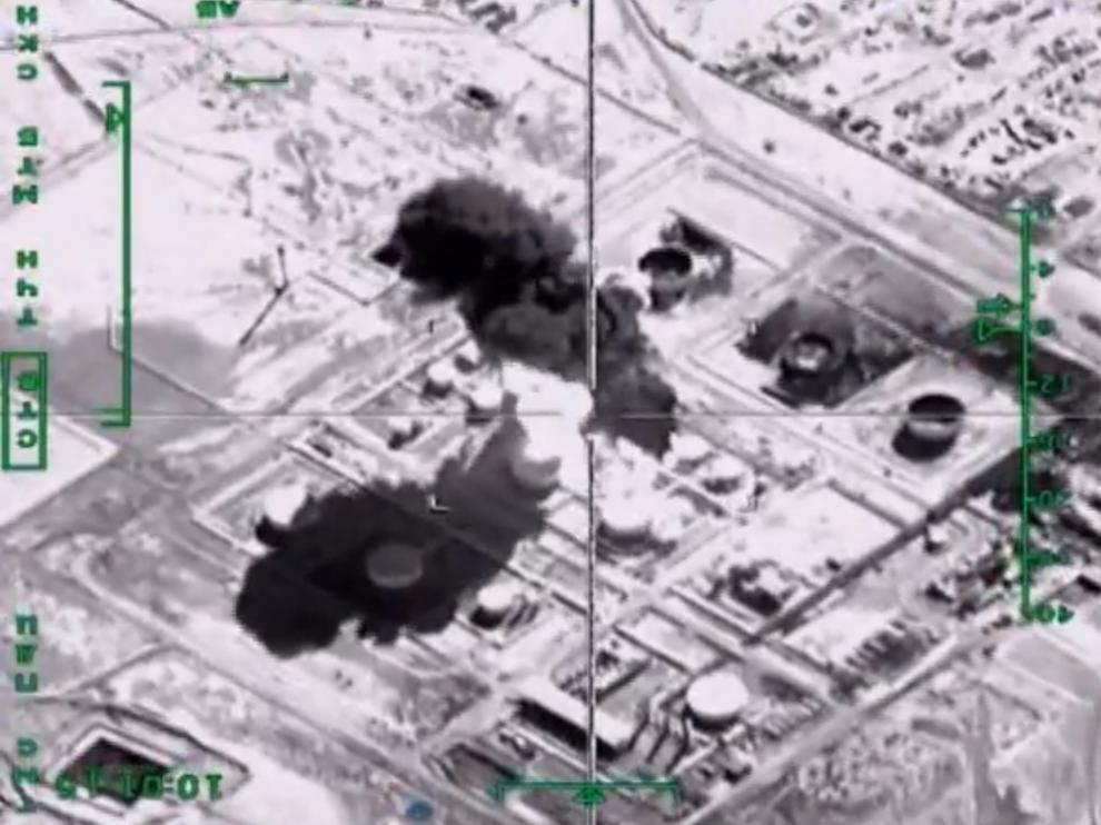 El Observatorio agregó que la fuerza aérea rusa tuvo este miércoles como objetivo áreas próximas al aeropuerto militar de Deir al Zur.