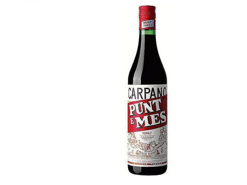 De color anaranjado con tonalidades topacio, en nariz tiene un aroma característico del vino y de las especias asiáticas.