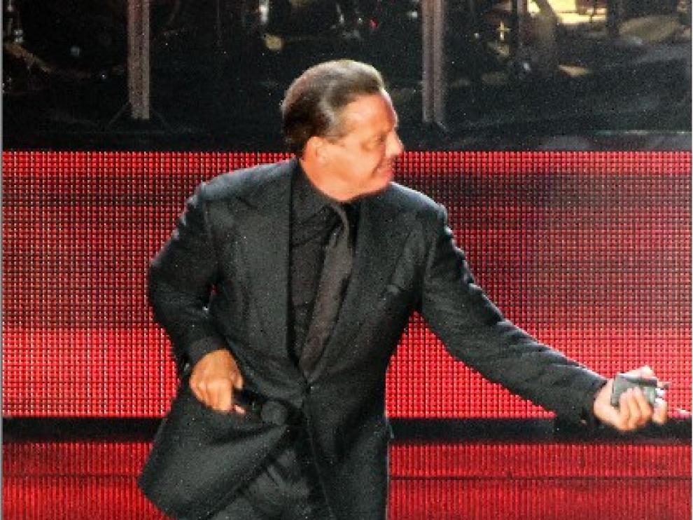Luis Miguel abandonó ante los abucheos del público.