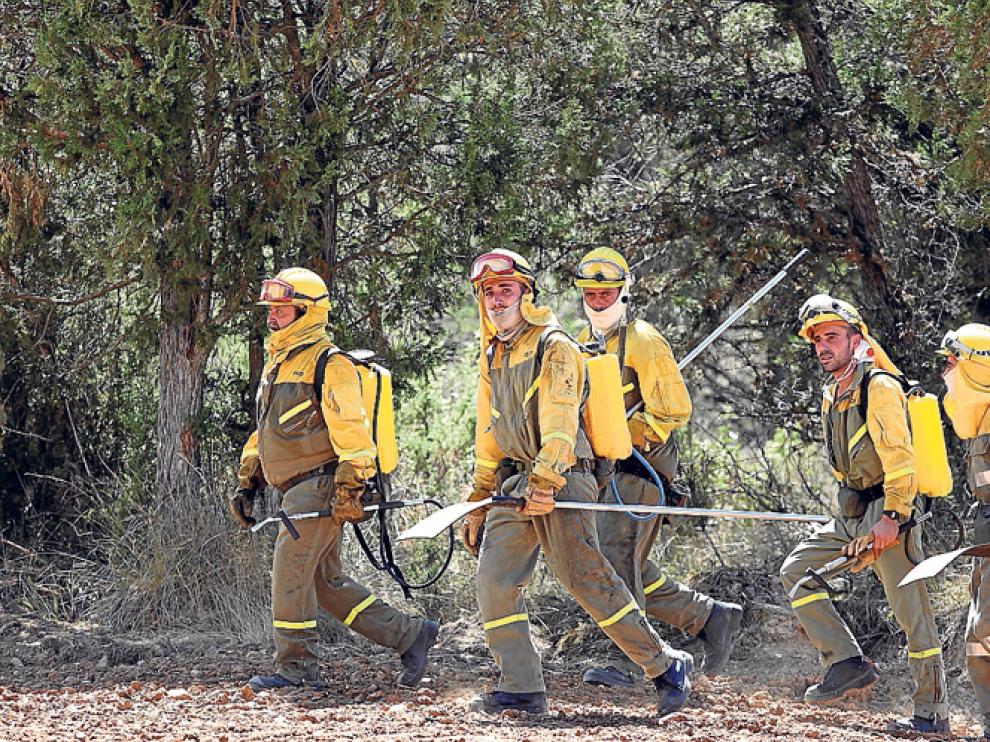 La BRIF de Lubia en plena acción durante el incendio en Barcebalejo.