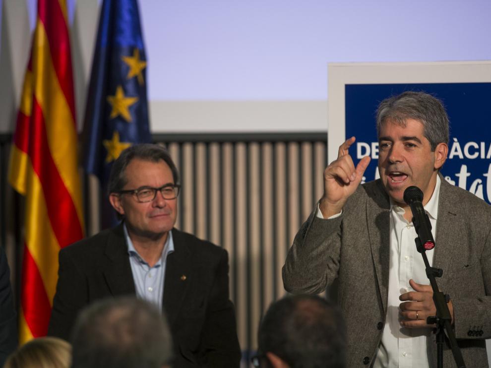 Francesc Homs junto a Artur Mas durante la presentación de la candidatura de Democràcia i Llibertat.
