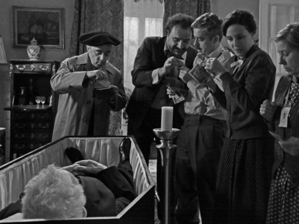 Fotograma de la película 'Los muertos no se tocan nene'