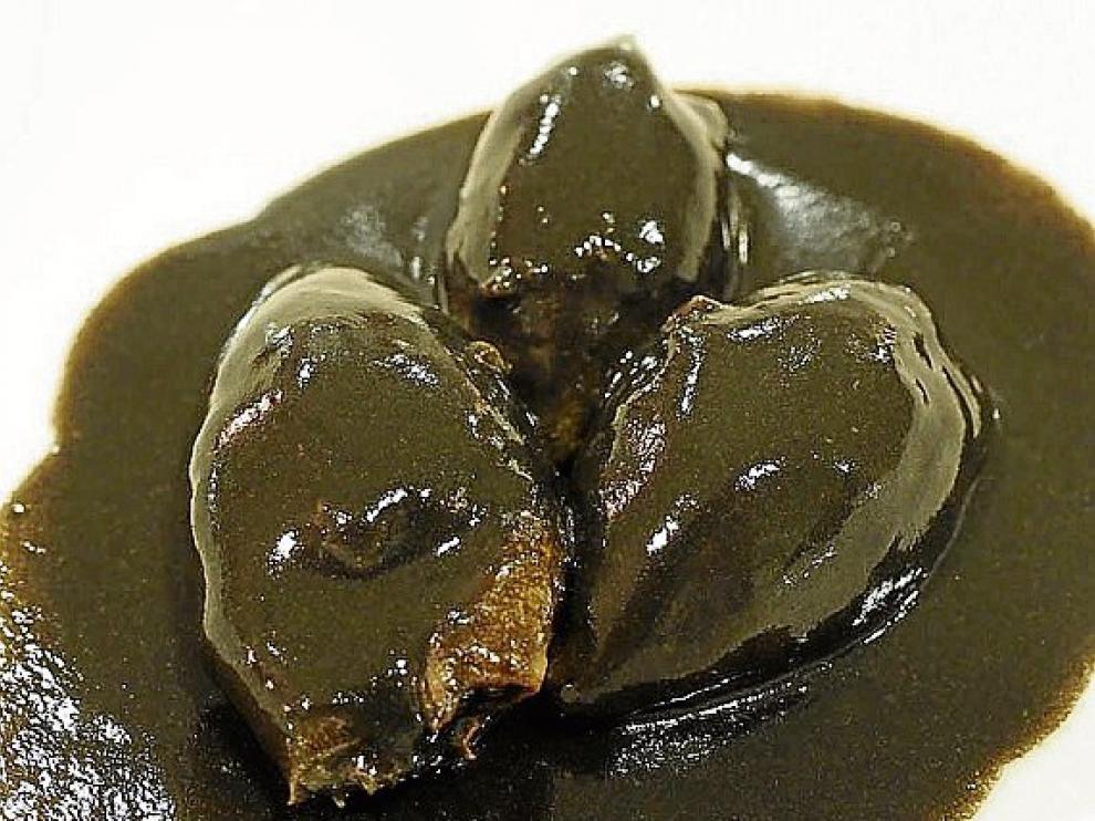 Chipirones en su tinta, o calamares a la española, como decía el chef binefarense Teodoro Bardají.