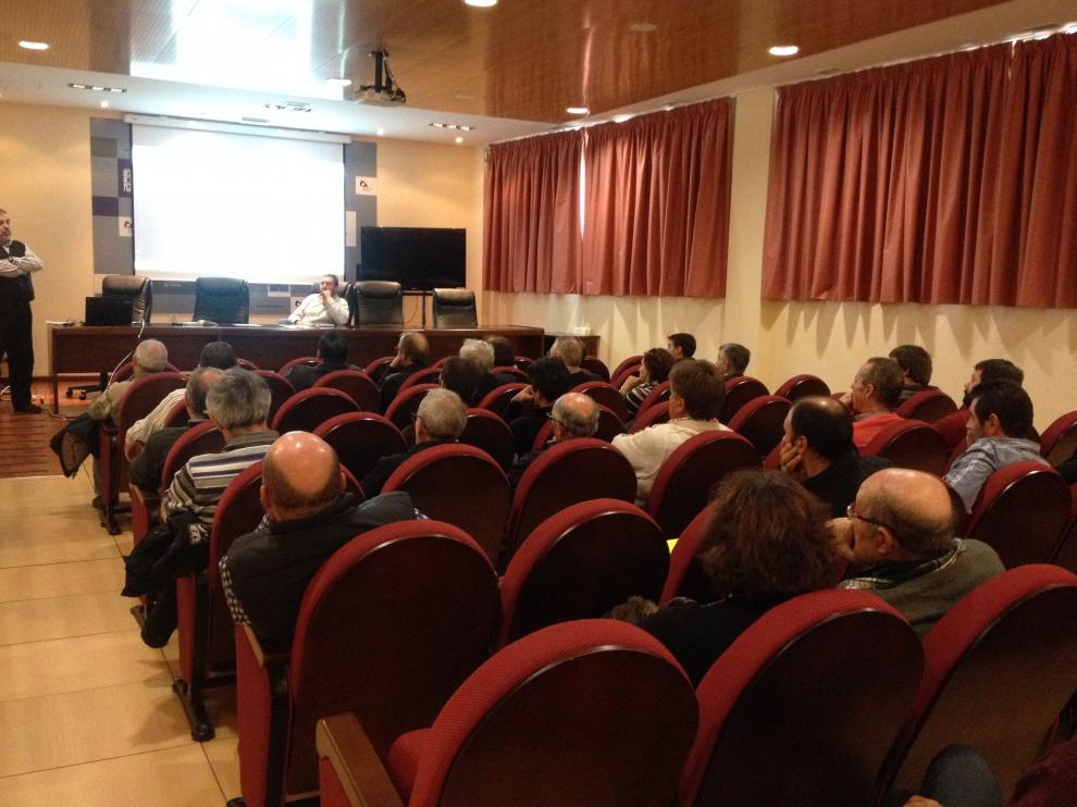 El vicepresidente cuarto de la Diputación, Pedro Casas, ha trasladado a los alcaldes el alcance del estudio realizado por la Diputación.