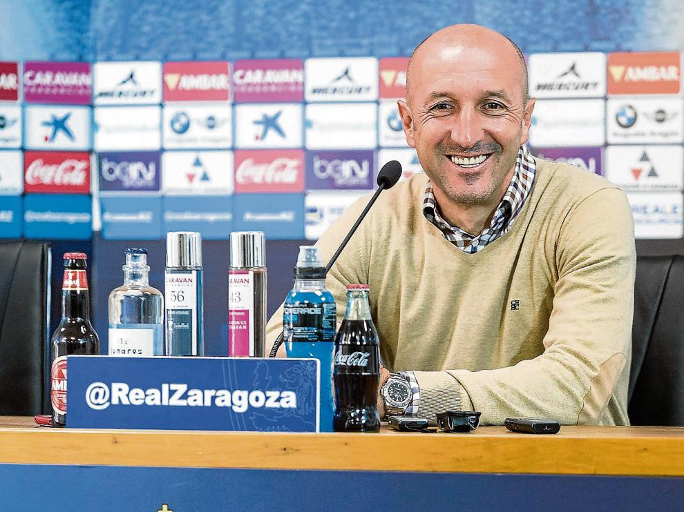 Ranko Popovic, en un pasaje de la rueda de prensa de ayer tras el entrenamiento a puerta cerrada en La Romareda.