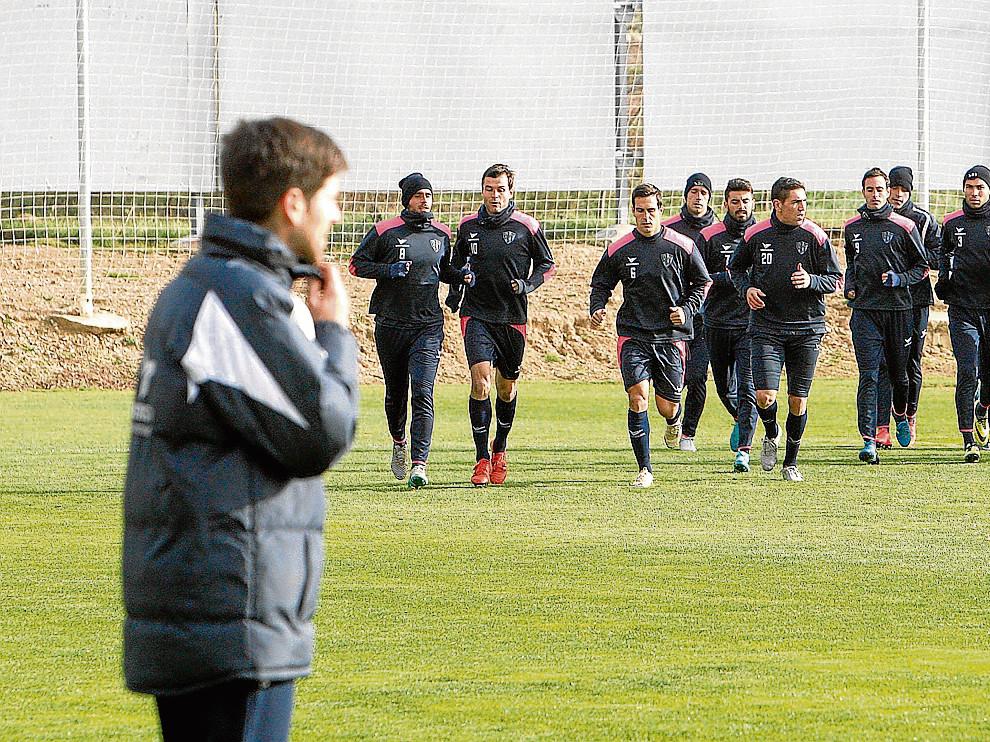 La plantilla se entrenó ayer por la mañana y puso rumbo a Gerona por la tarde.