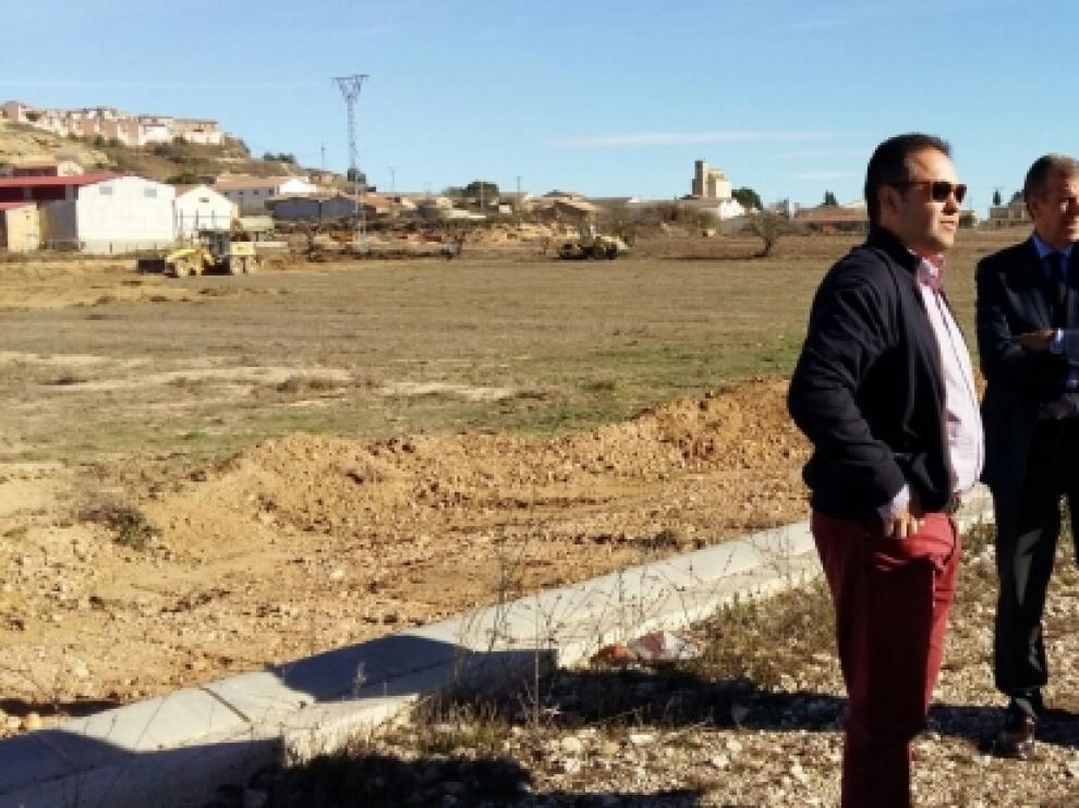Marta Gastón, en el terreno en el que se instalará una nueva planta de Evofeed.
