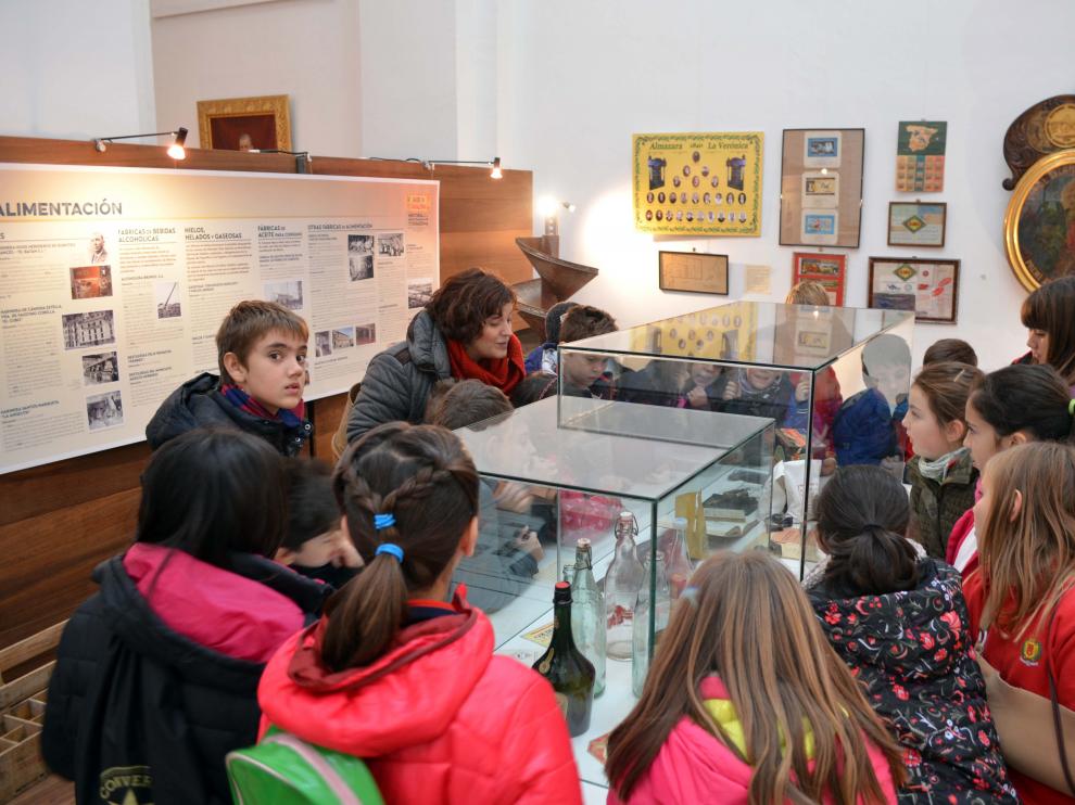 Los escolares de la ciudad han visitado también la muestra.