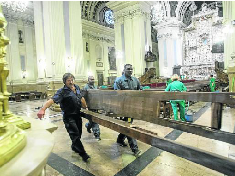 El atentado en la Basílica del Pilar afectó a cuatro bancos y el órgano, así como a una víctima.
