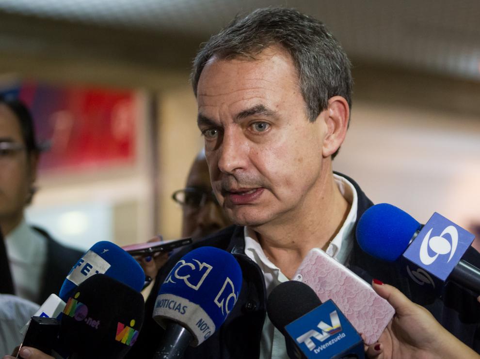 El expresidente del Gobierno español, José Luis Rodríguez Zapatero, a su llegada a Venezuela como observador de las legislativas del domingo.