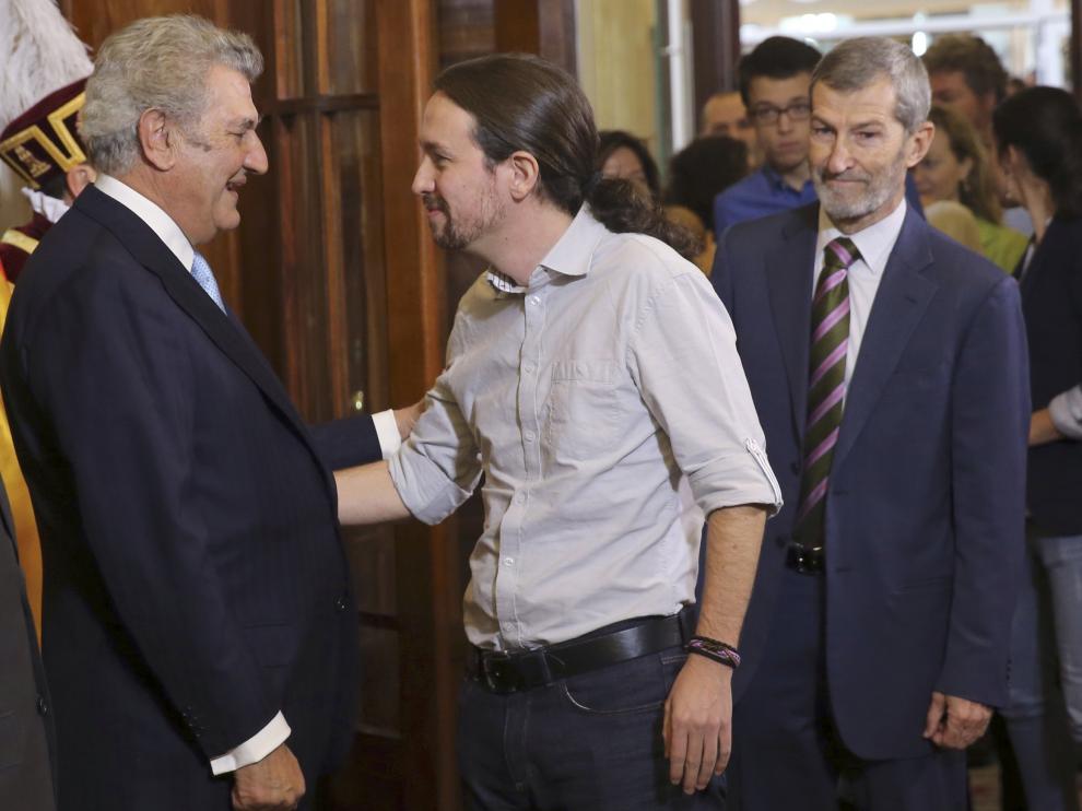 Pablo Iglesias y el ex Jemad en el Congreso