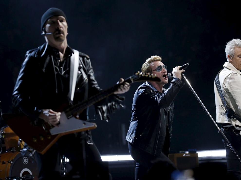 Concierto de U2 en París en una foto de archivo