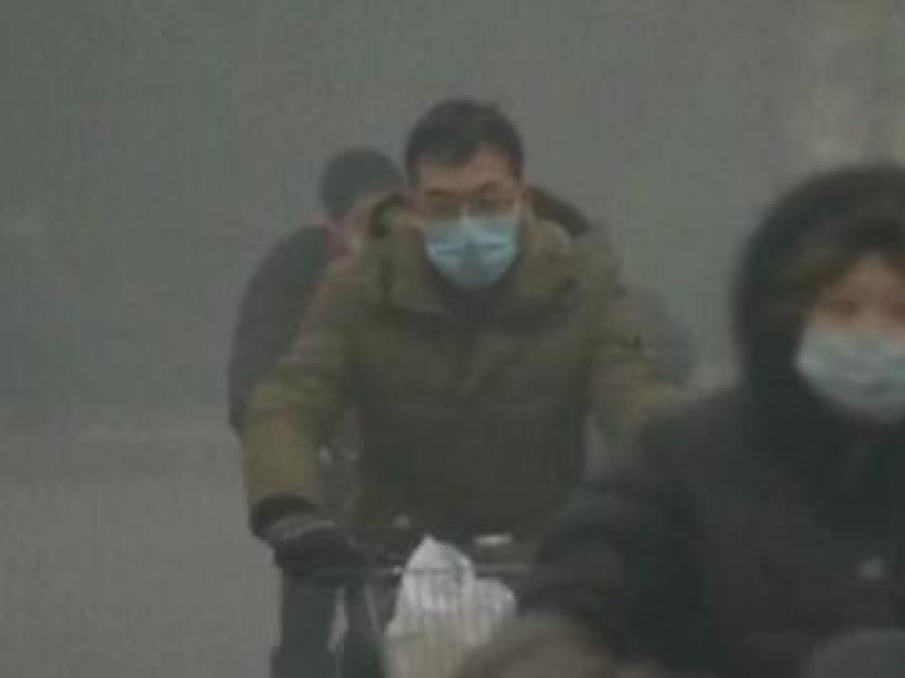 Alerta roja en Pekín por alta contaminación.