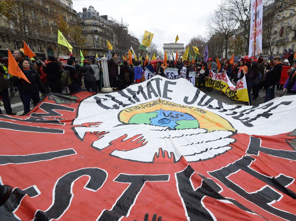 Activistas por el clima, este sábado en París.