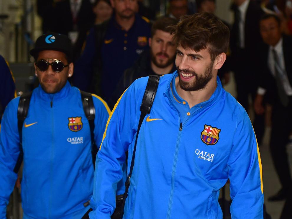 Piqué llega a Tokio junto a los jugadores del Barça