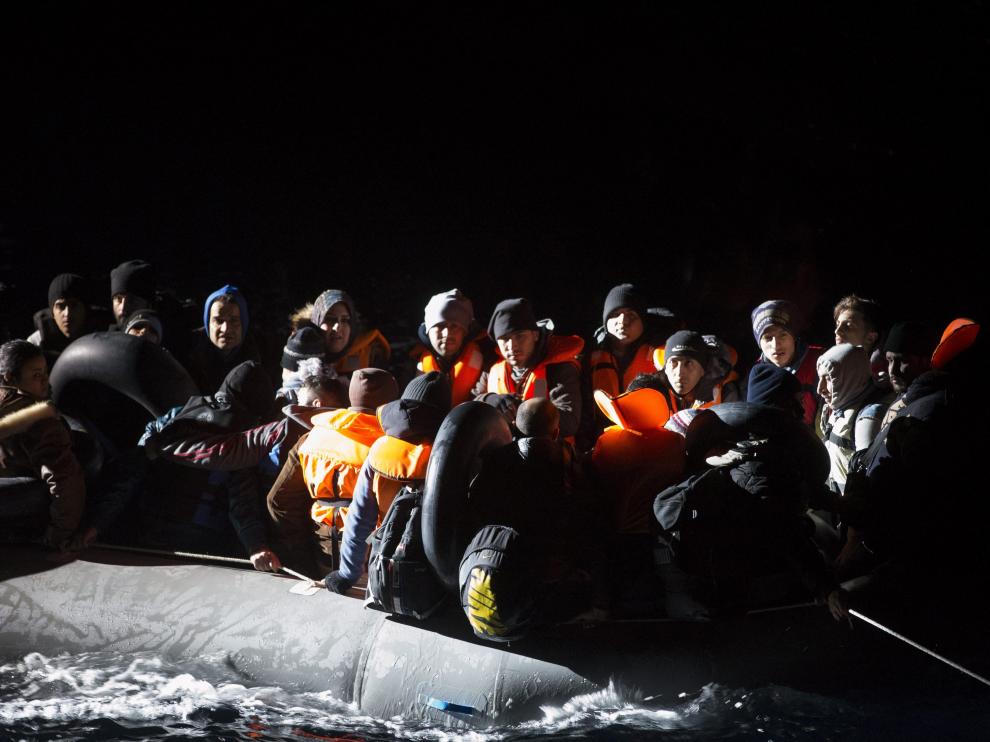 La Guardia costera turca recupera tres cuerpos tras el naufragio de refugiados