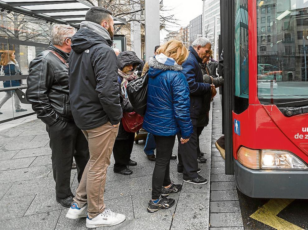 Durante toda la semana, la huelga se deja notar mañana y tarde en la capital aragonesa.