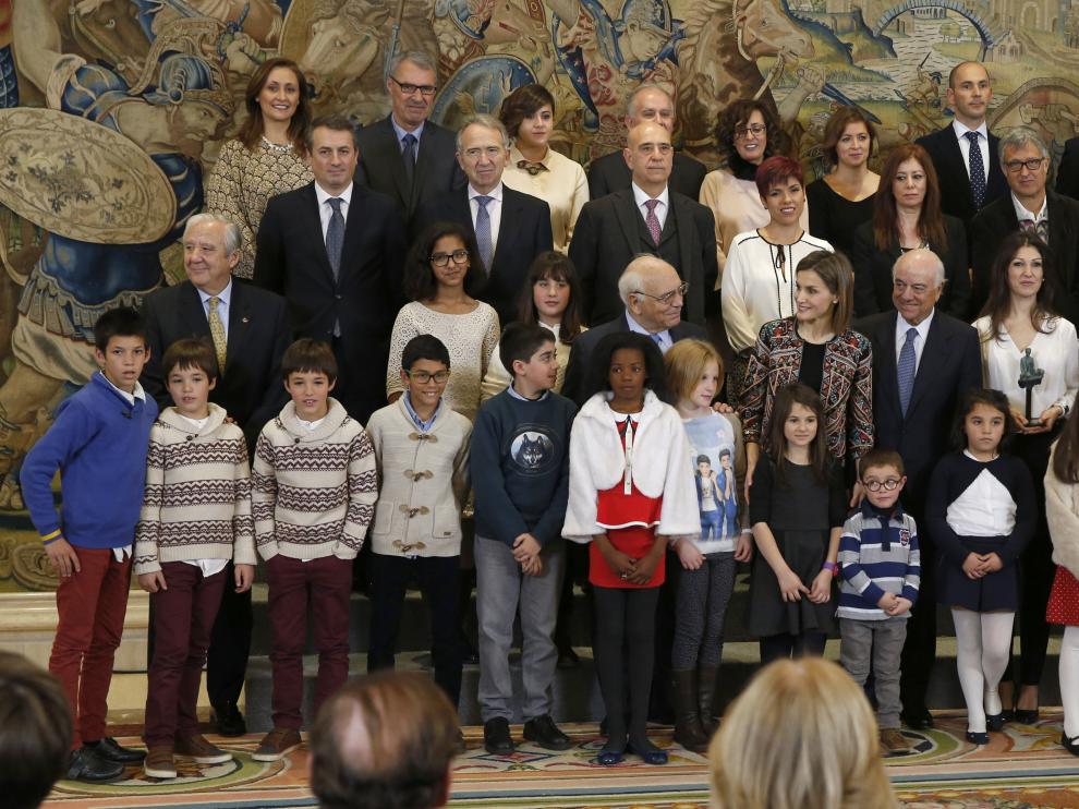 La Reina recibe al nuevo presidente de FAD y entrega el Premio Acción Magistral.