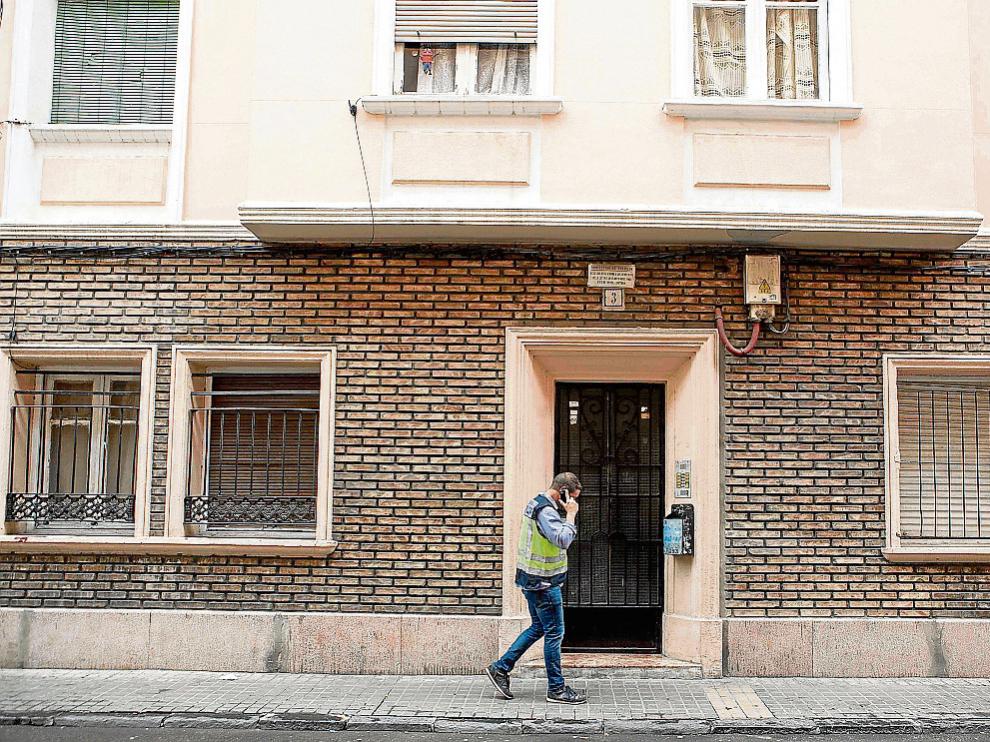 Edificio donde se produjeron los hechos, en la calle de Mariano Adam del barrio de San José.