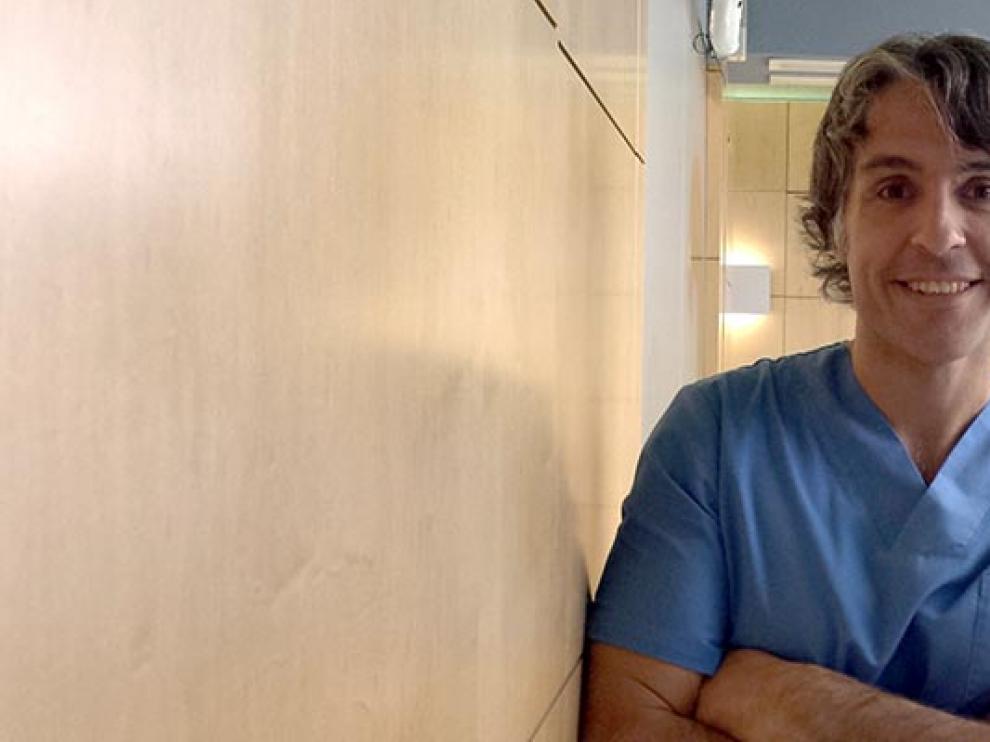 El Dr. Jesús Chicón, especialista de la clínica zaragozana Salutae.
