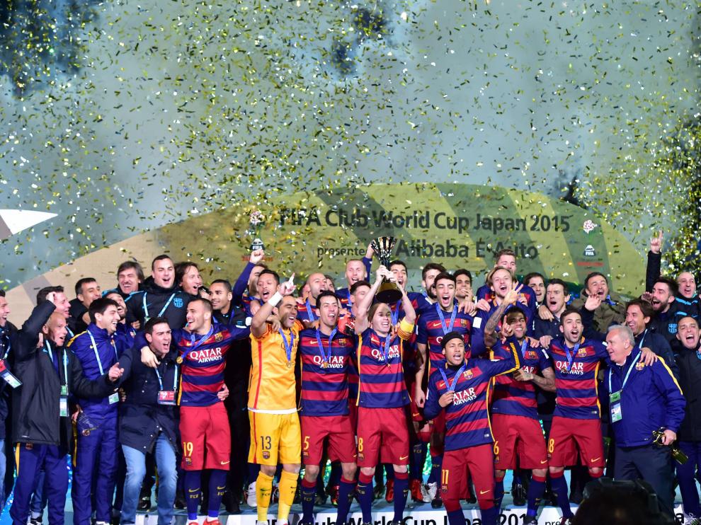 Los jugadores del Barça celebran el título