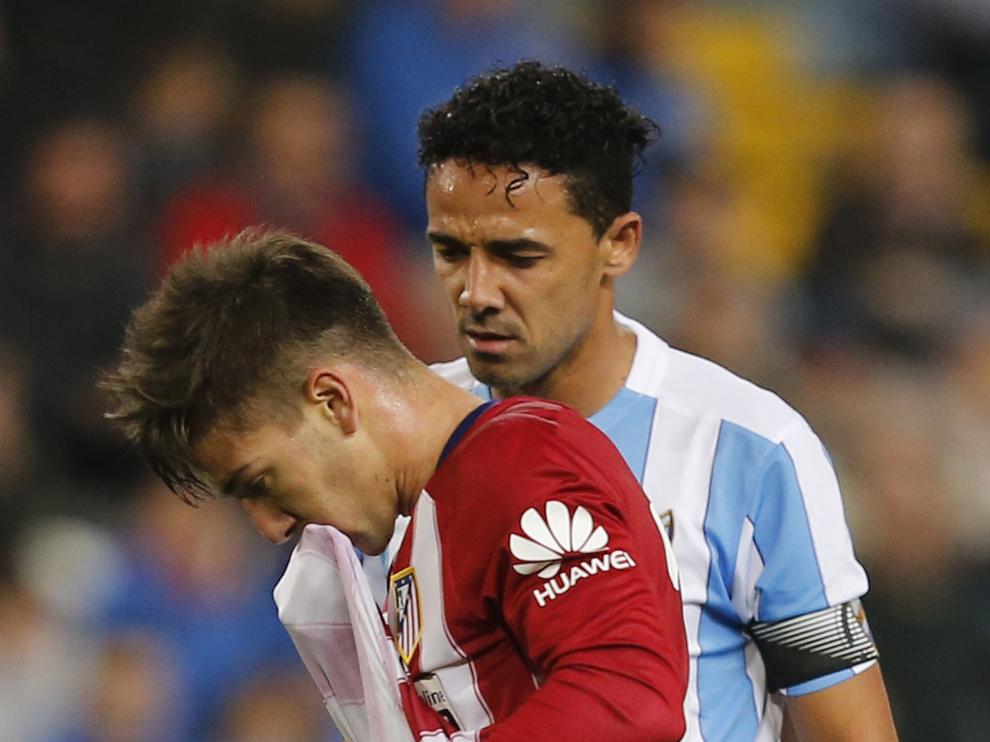 El Atlético se deja el liderato en Málaga