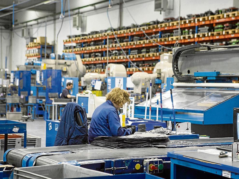 La automoción (en la foto, una empresa proveedora) es clave en nuestras exportaciones.