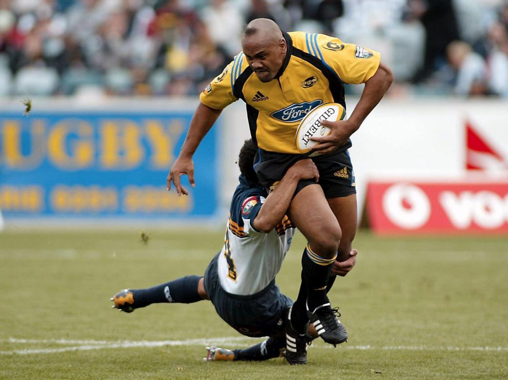 El jugador de rugby Lomu, en 2002