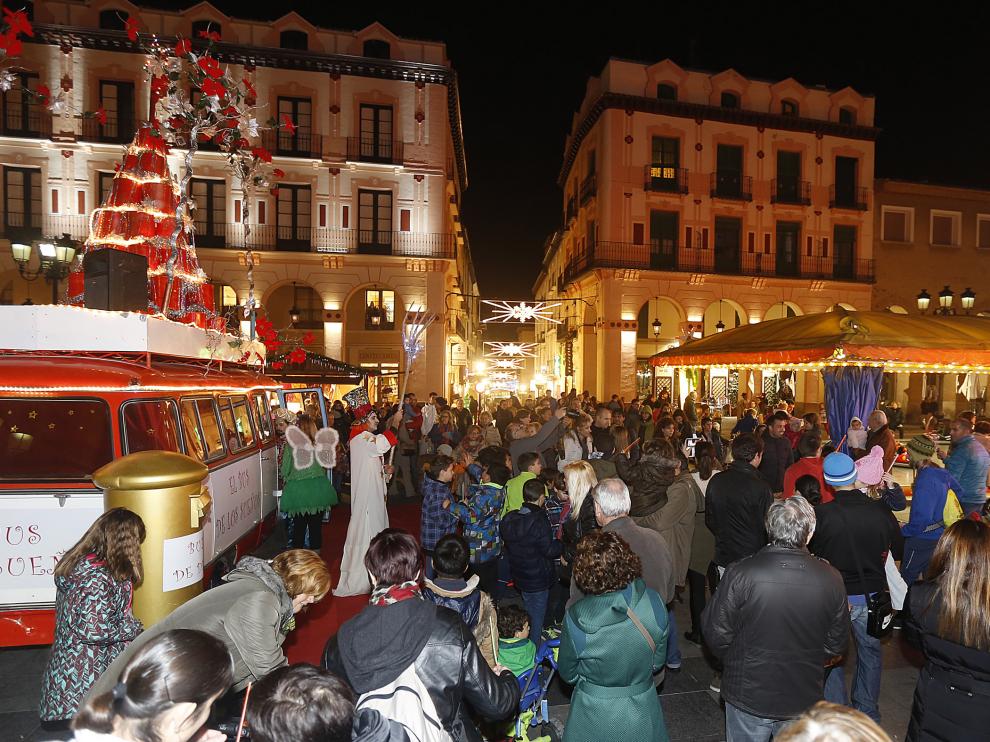 La Feria de Navidad de Huesca está situada en la plaza de López Allué