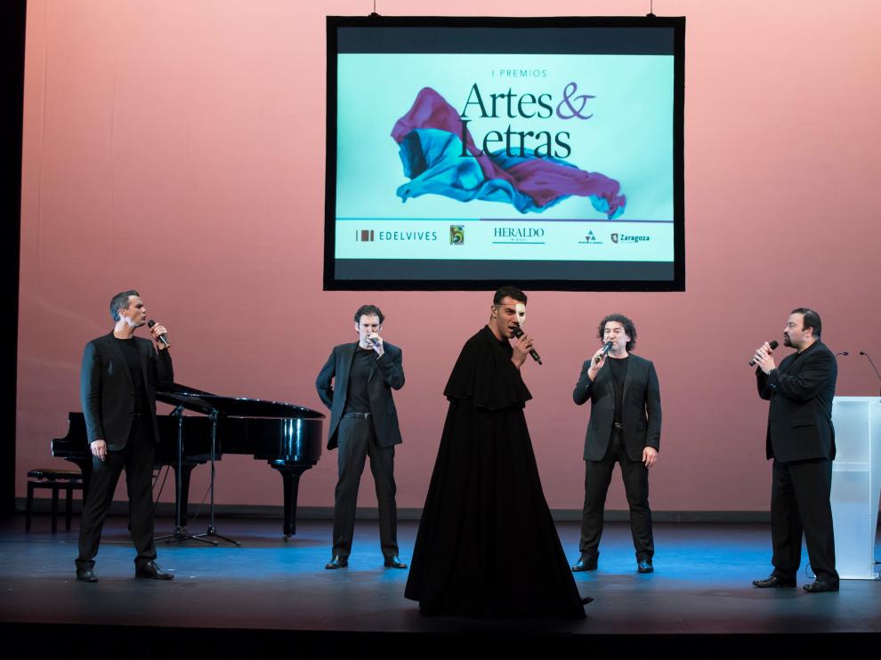 El buen hacer del grupo B Vocal sirvió como colofón de esta emotiva gala.