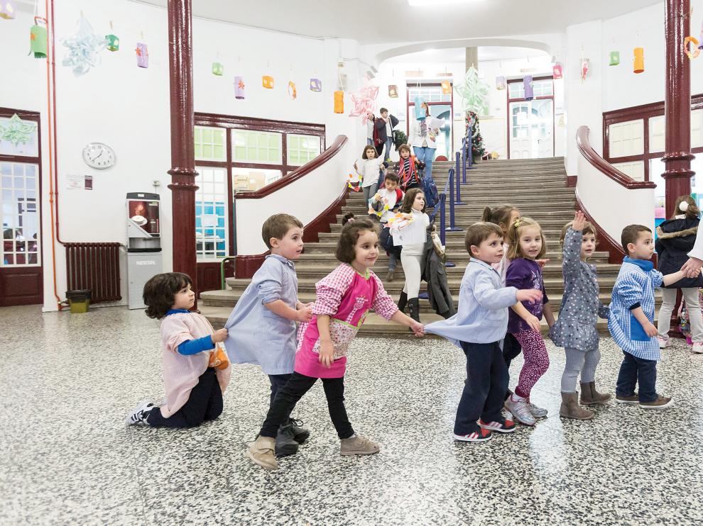 Escolares del Gascón y Marín de Zaragoza, el miércoles, día de inicio de las vacaciones.