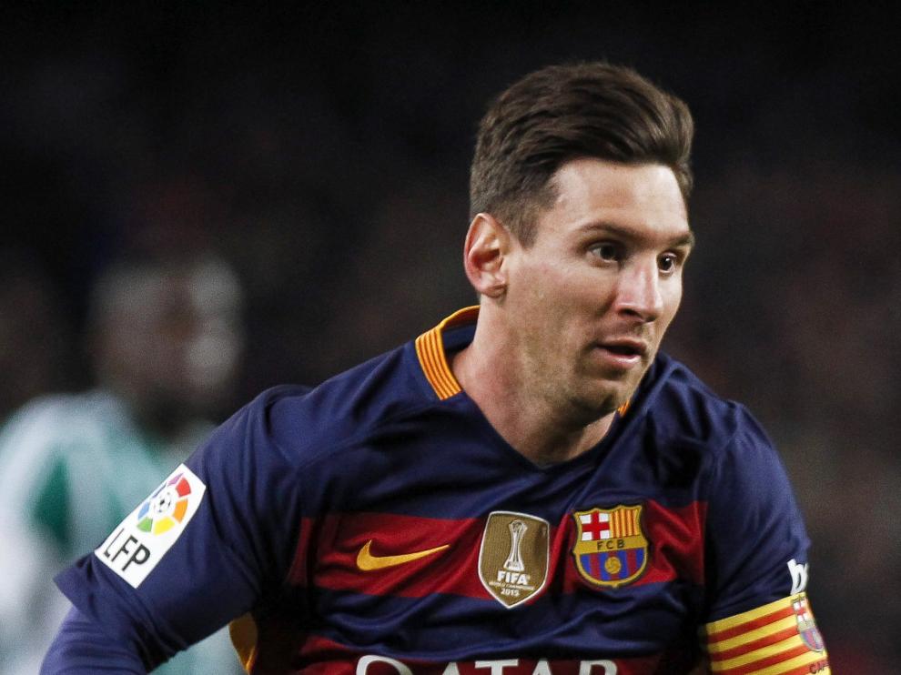 Messi durante una jugada de un partido.