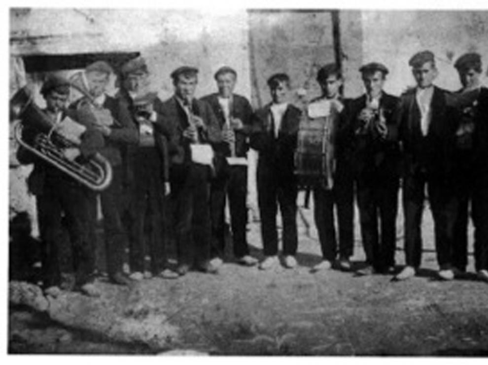 Imagen de la banda del año 1915.