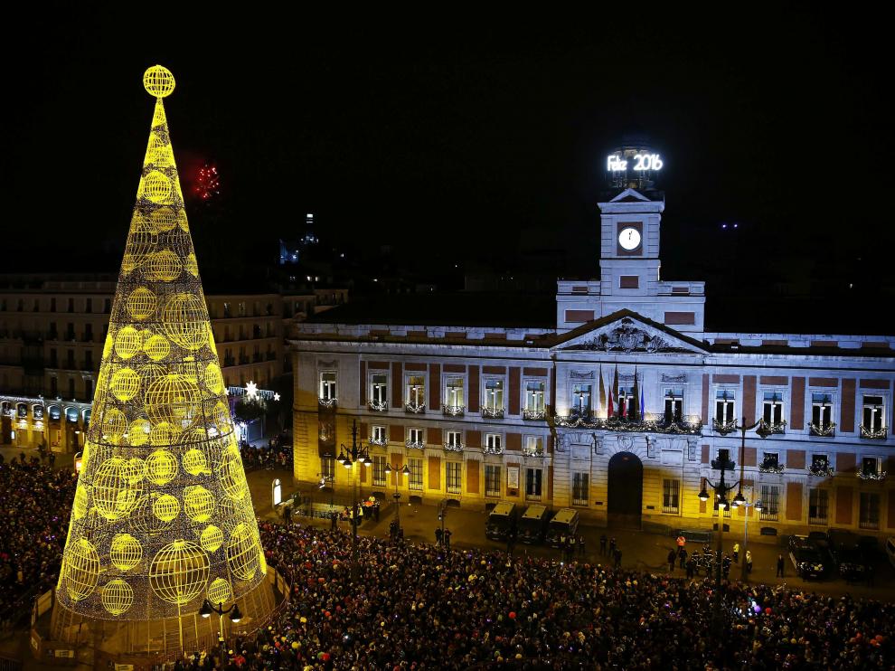 La Puerta del Sol se convierte en el epicentro de la Nochevieja.