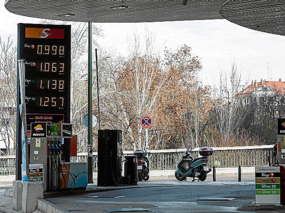 Los precios del carburante en la estación de servicio del paseo de la Mina que se cobraron ayer.