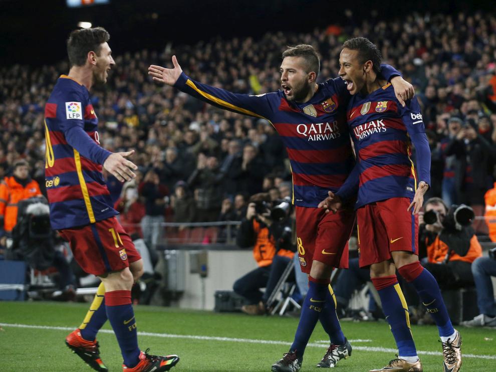 Varios jugadores del FC Barcelona celebran uno de los goles.