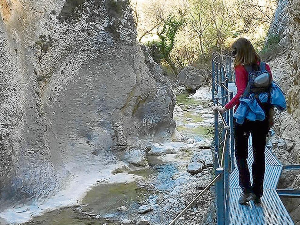 La ruta de las pasaleras del Vero ofrece un agradable paseo por el entorno de Alquézar.