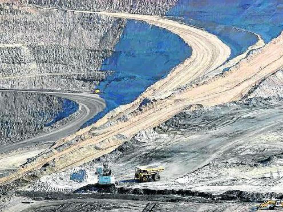 La explotación del término de Ariño, que perderá 33 empleados el mes que viene ante el descenso de la demanda de carbón.